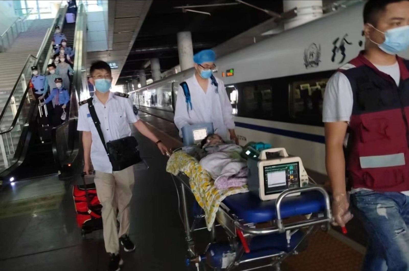 包头高铁转运公司